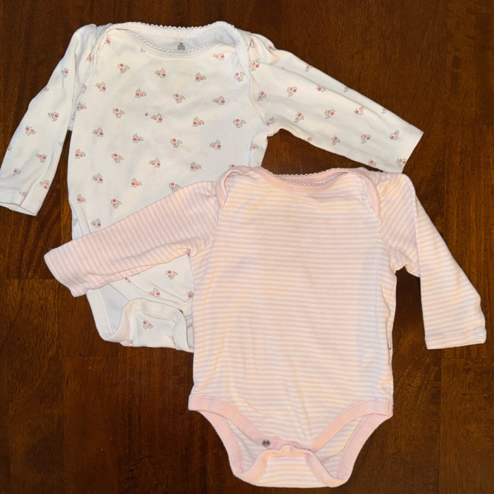 3/$15 x2 GAP Baby Long Sleeved Bodysuits, 6-12 months